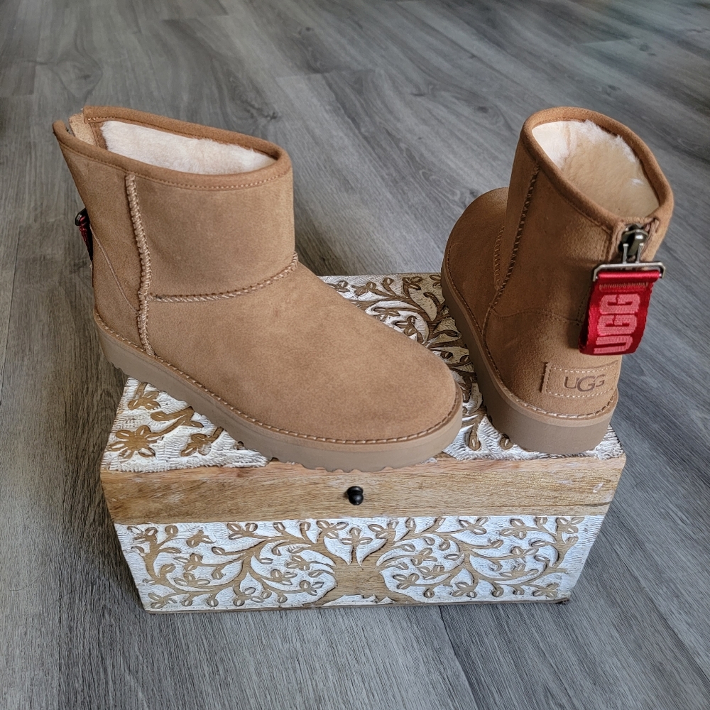 UGG Classic Mini Logo Zip Suede Boot